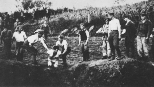 ustašovci vraždiaci väzňov jasenovac
